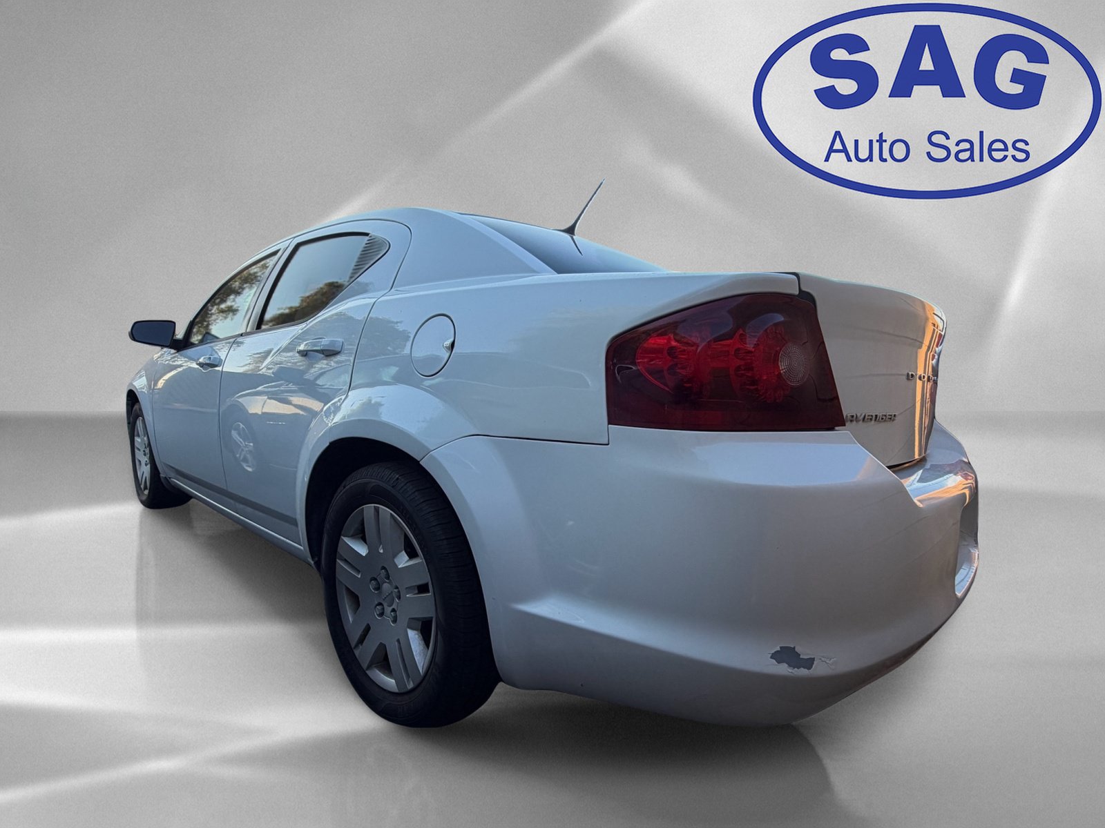 Used 2014 Dodge Avenger SE FWD image 4
