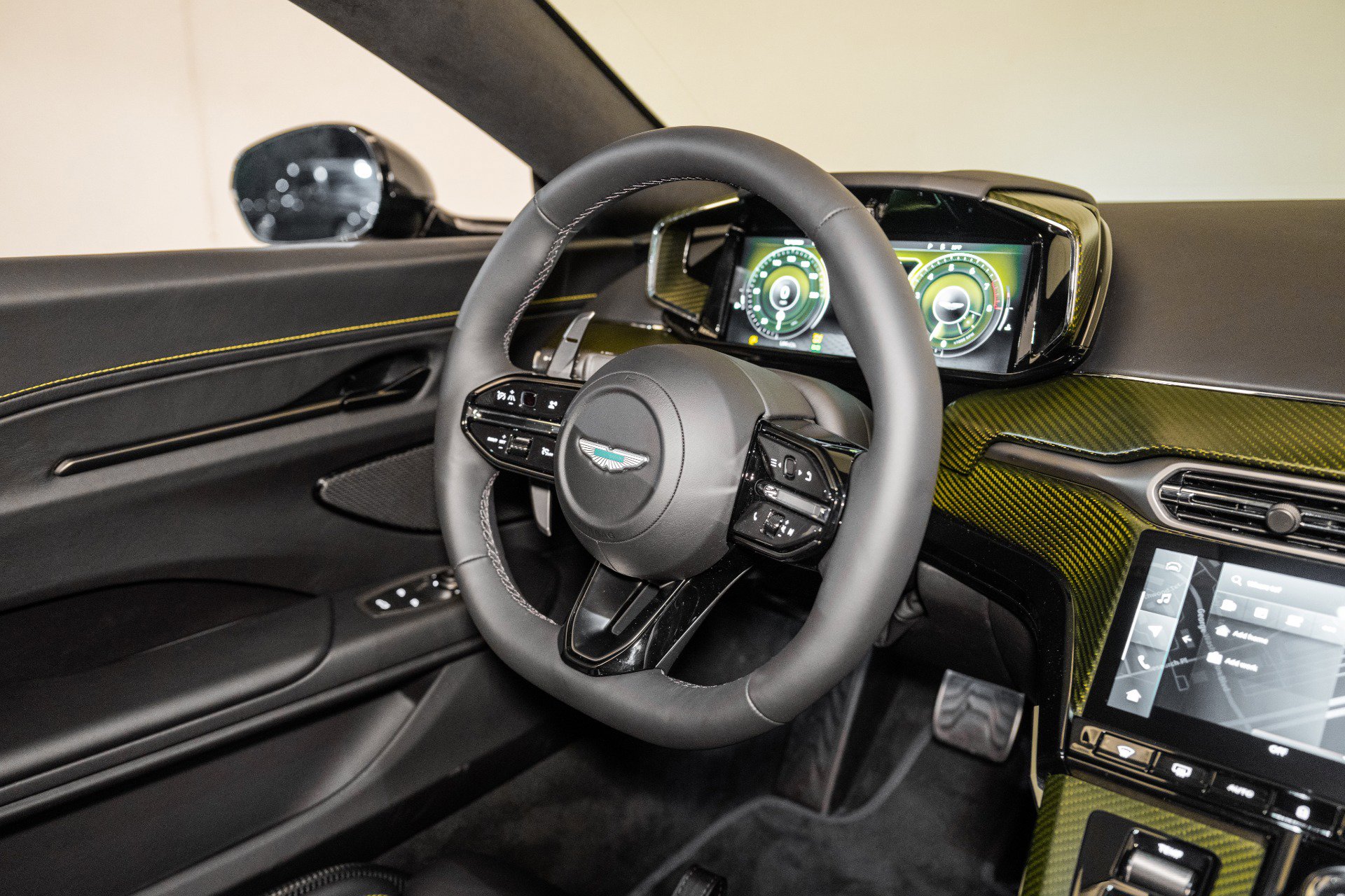 Used 2025 Aston Martin V8 Vantage Coupe image 20