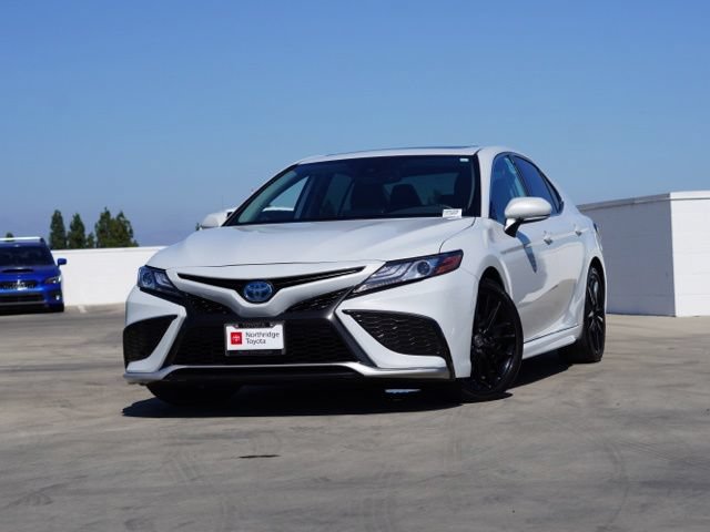 Used 2023 Toyota Camry XSE w/ Cold Weather Package FWD image 4