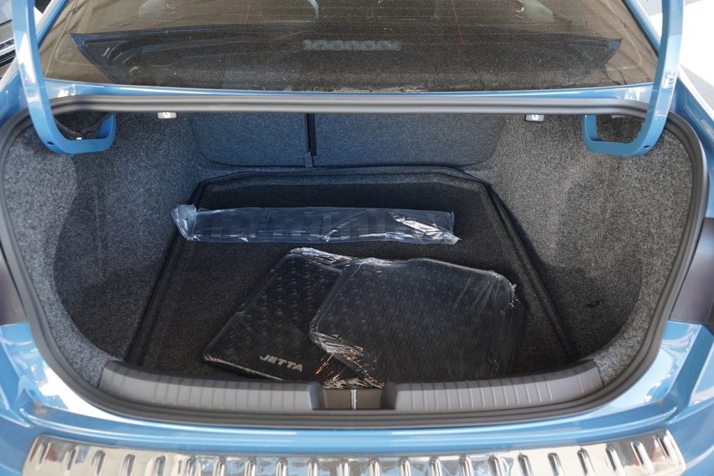 New 2026 Volkswagen Jetta SEL FWD image 11