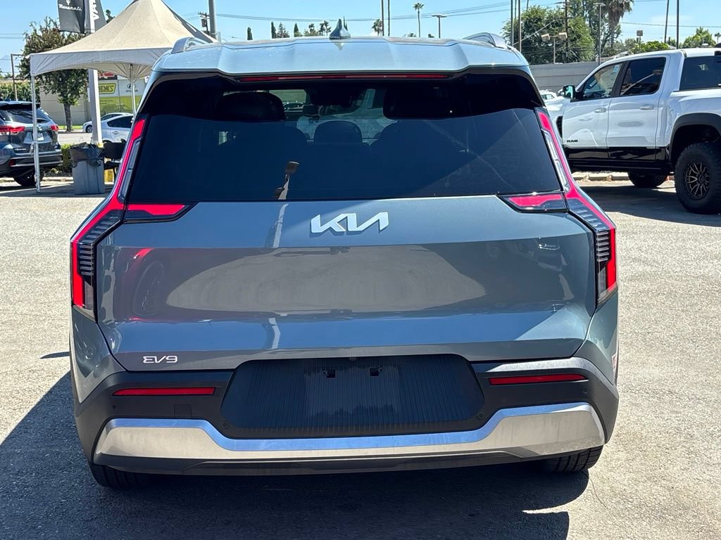 Used 2024 Kia EV9 Wind AWD/4WD image 4