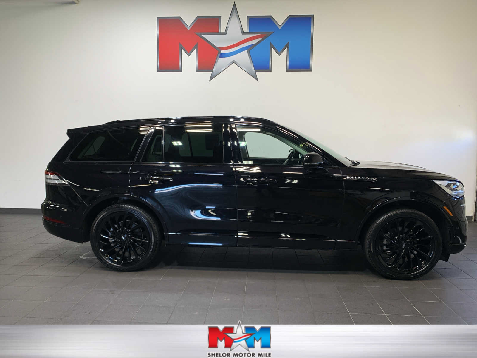Used 2024 Lincoln Aviator Black Label w/ Jet Package AWD/4WD image 1