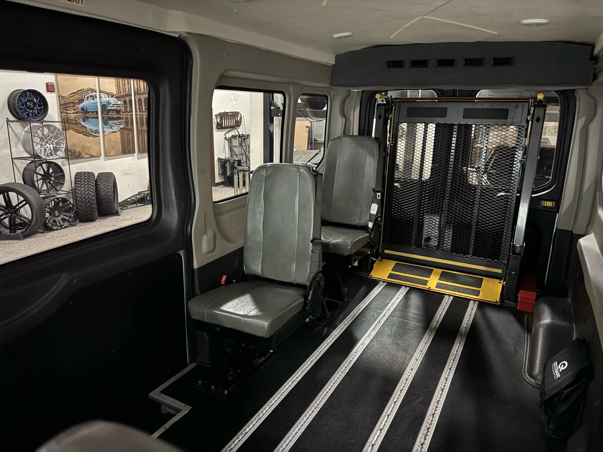 Used 2019 Ford Transit 250 148 Medium Roof image 32