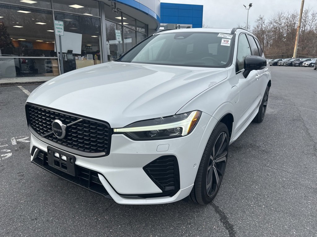 Used 2022 Volvo XC60 T8 R-Design w/ Advanced Package
