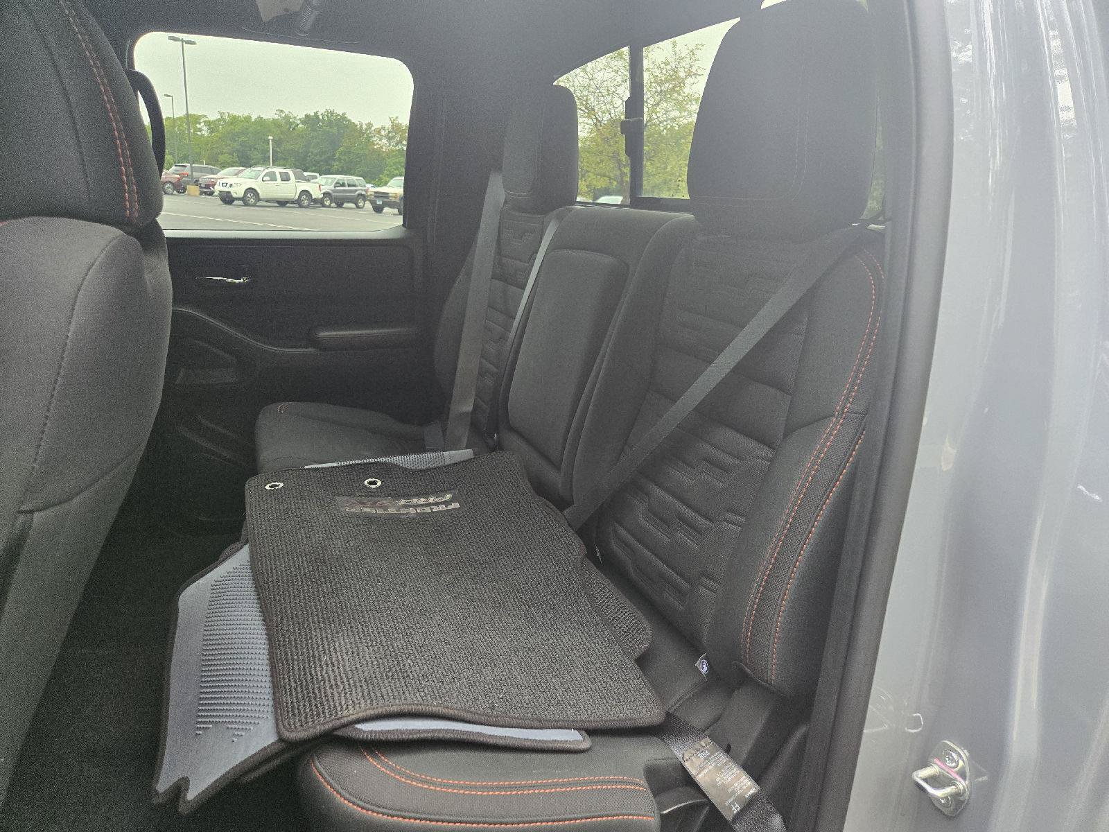 Used 2025 Nissan Frontier PRO-4X AWD/4WD image 25