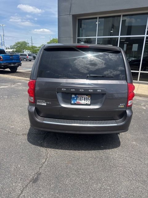 Used 2016 Dodge Grand Caravan SXT w/ Rear Park Assist Package FWD image 7