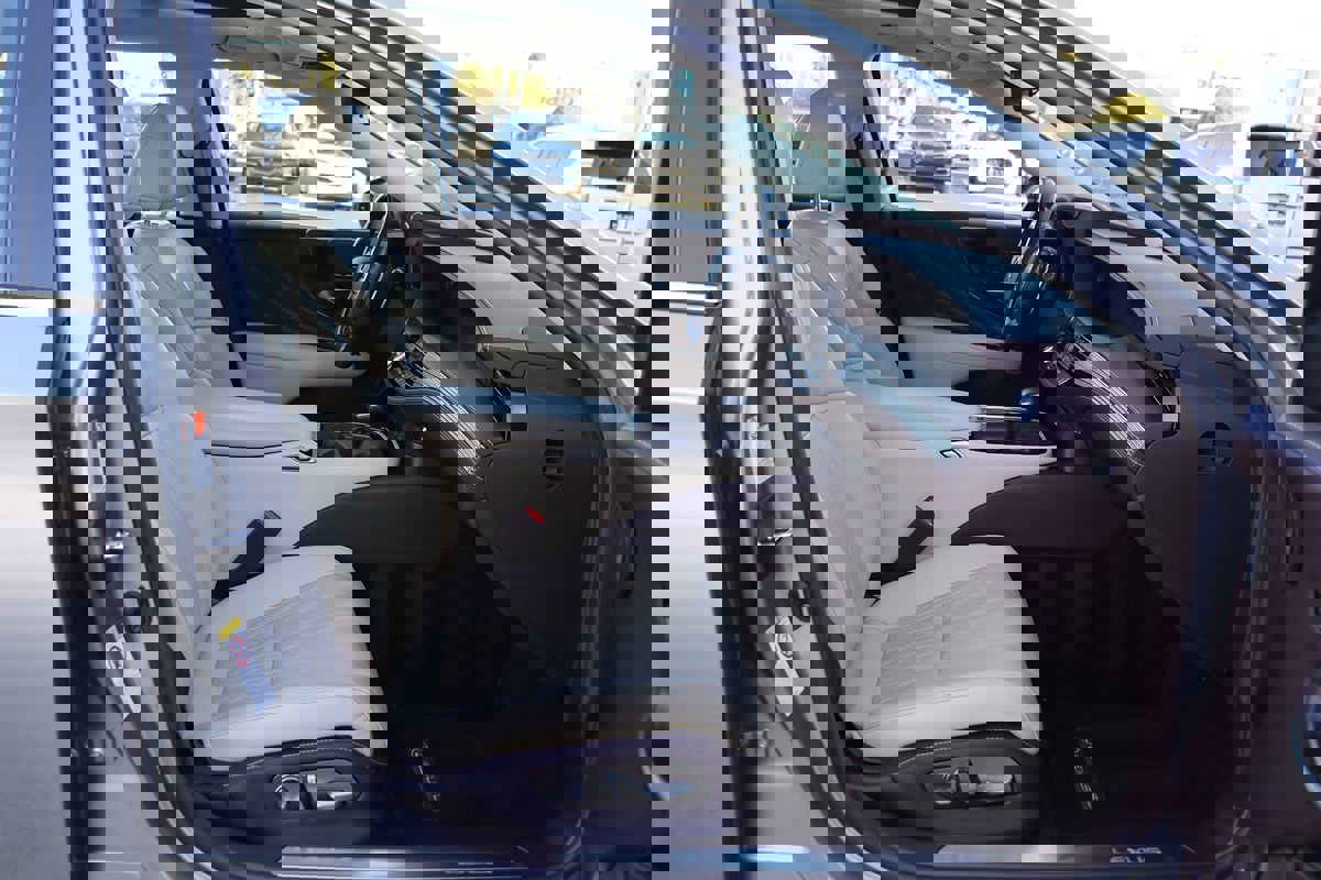 Used 2018 Lexus LS 500 w/ Interior Upgrade Package image 39