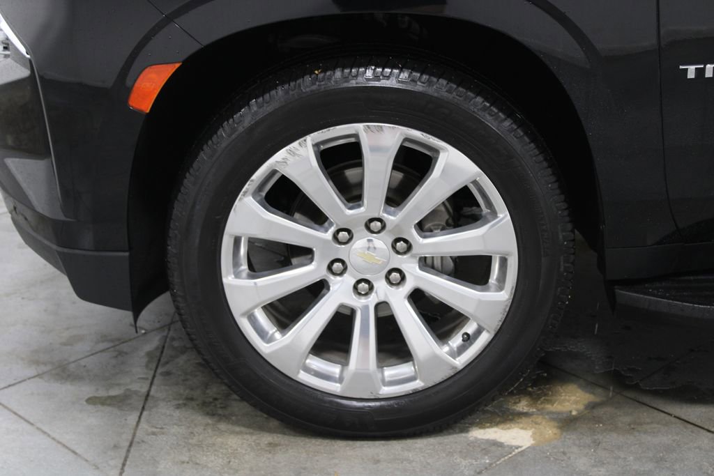 Used 2021 Chevrolet Tahoe Premier w/ Premium Package AWD/4WD image 19