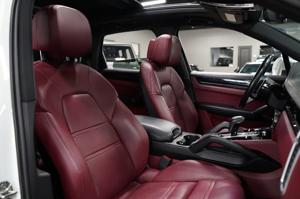 Used 2019 Porsche Cayenne E-Hybrid AWD/4WD image 40
