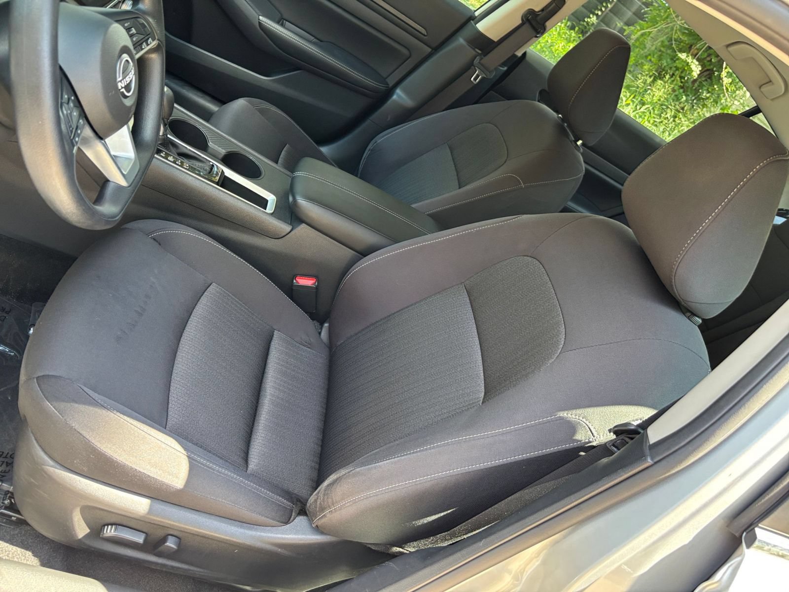 Used 2025 Nissan Altima 2.5 SV FWD image 36