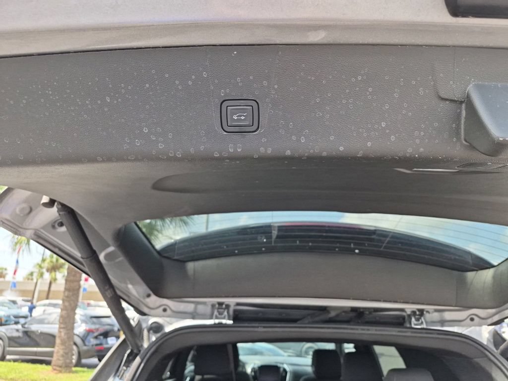 Used 2023 Chevrolet Traverse LT FWD image 20