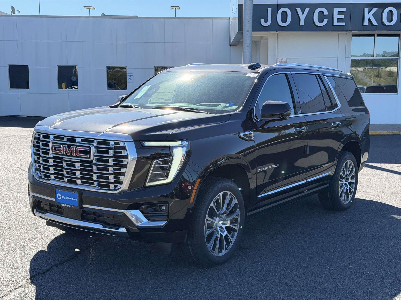 New 2027 GMC Yukon Denali w/ Denali Reserve Package AWD/4WD image 4