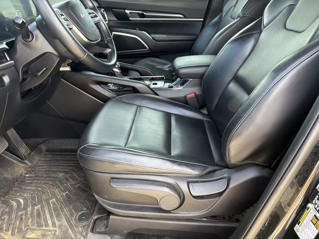 Used 2025 Kia Telluride LX FWD image 14