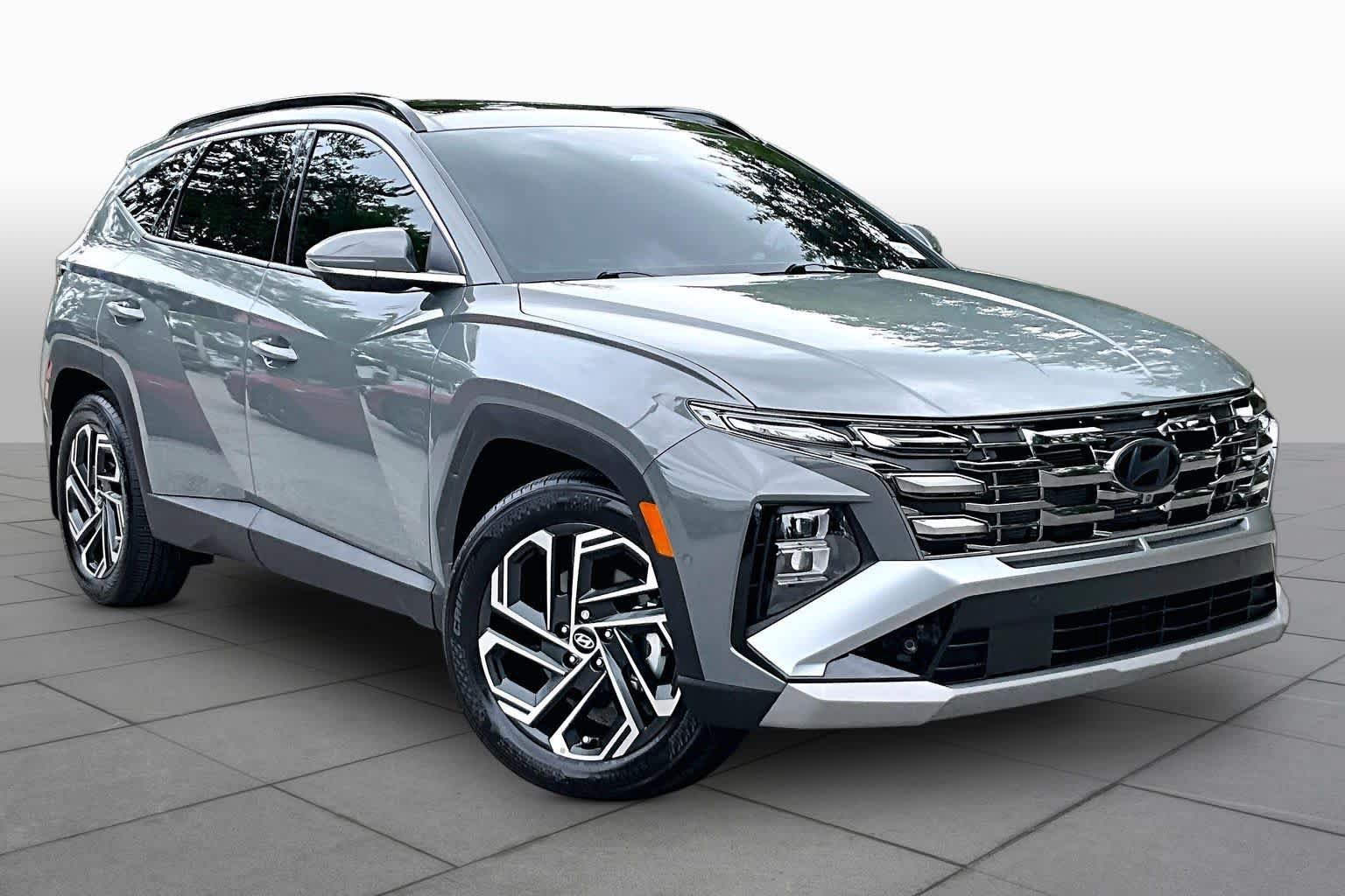 Used 2025 Hyundai Tucson Limited FWD image 3