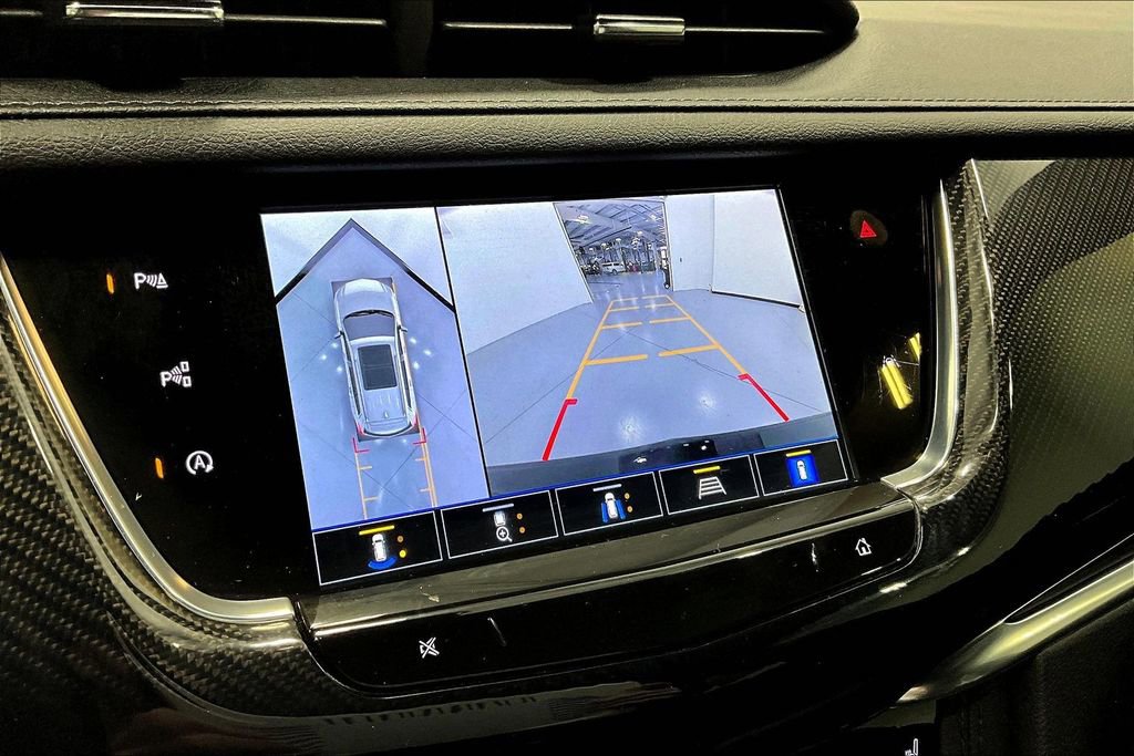 Used 2024 Cadillac XT6 Sport w/ Technology Package image 30