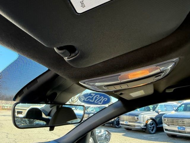 Certified 2025 Hyundai Elantra Sport image 41