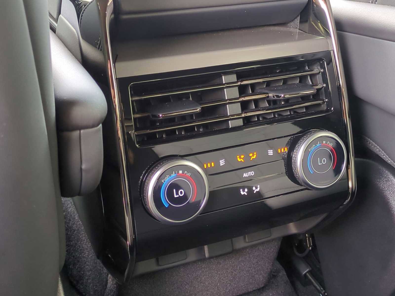 Used 2025 Land Rover Range Rover Sport Dynamic SE image 21