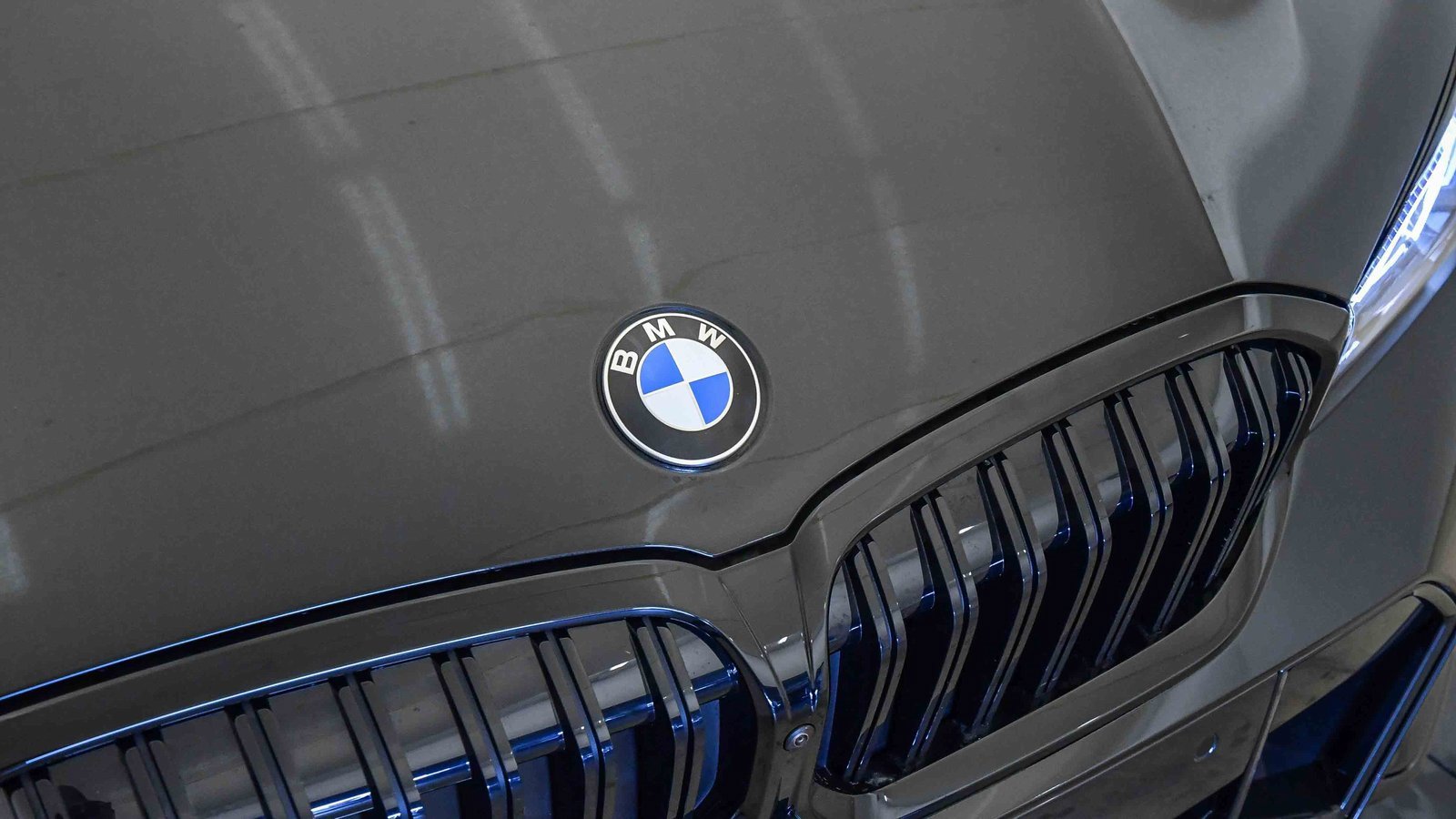 New 2026 BMW 330i Sedan w/ M Sport Package image 8