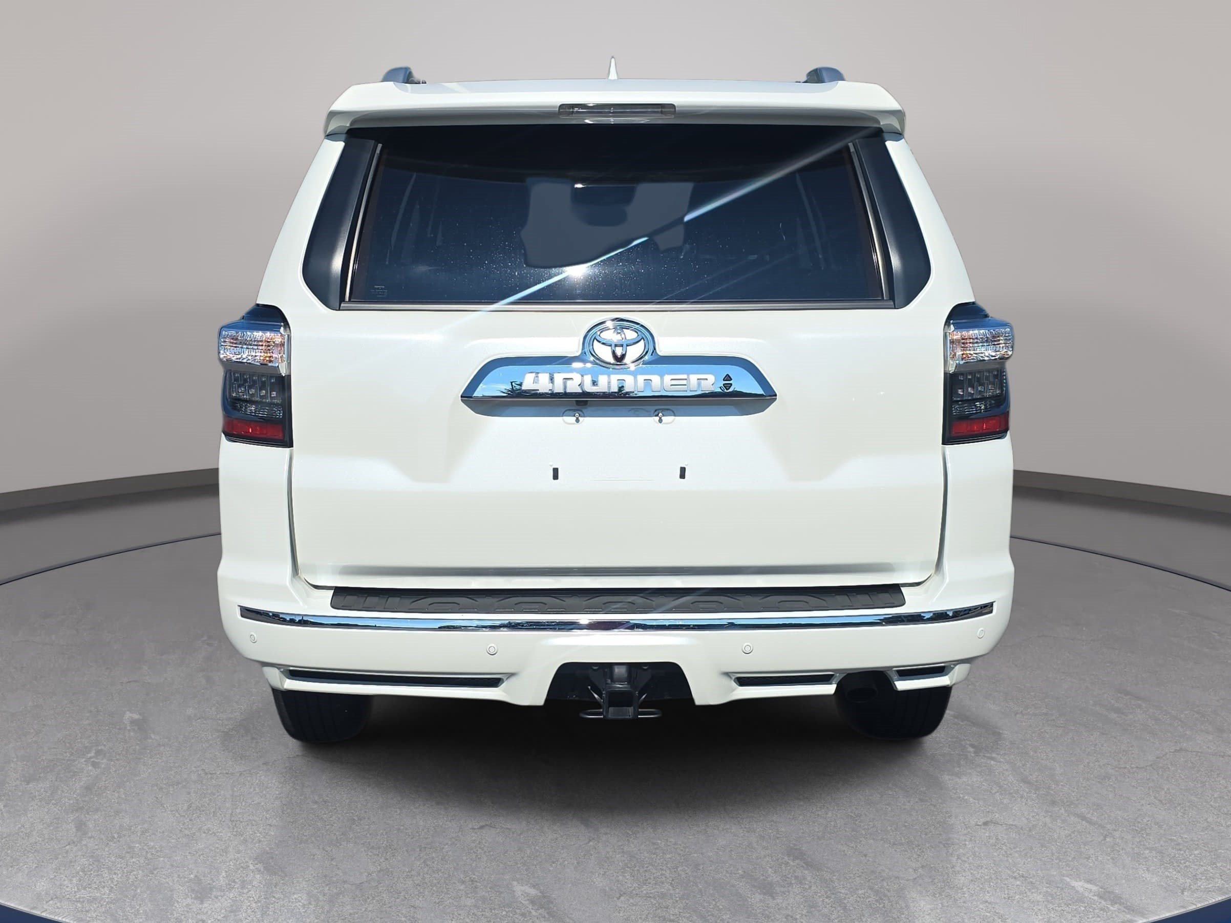 Used 2022 Toyota 4Runner Limited AWD/4WD image 6