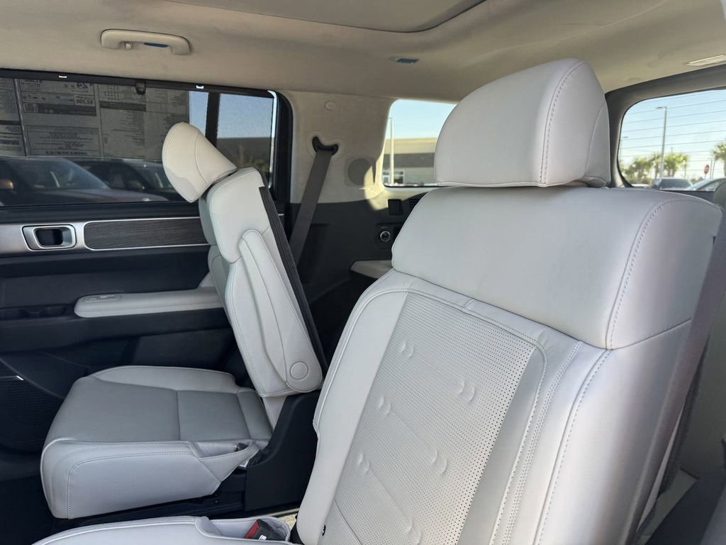 New 2025 Hyundai Santa Fe Calligraphy image 22