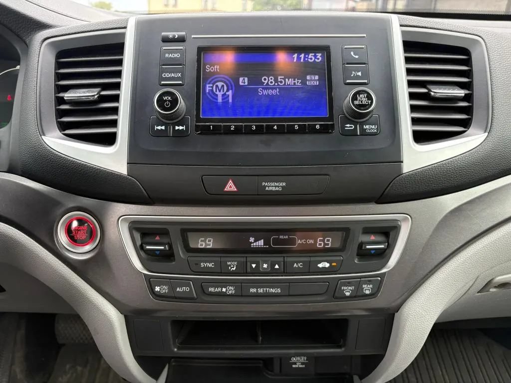 Used 2017 Honda Ridgeline RTS image 11