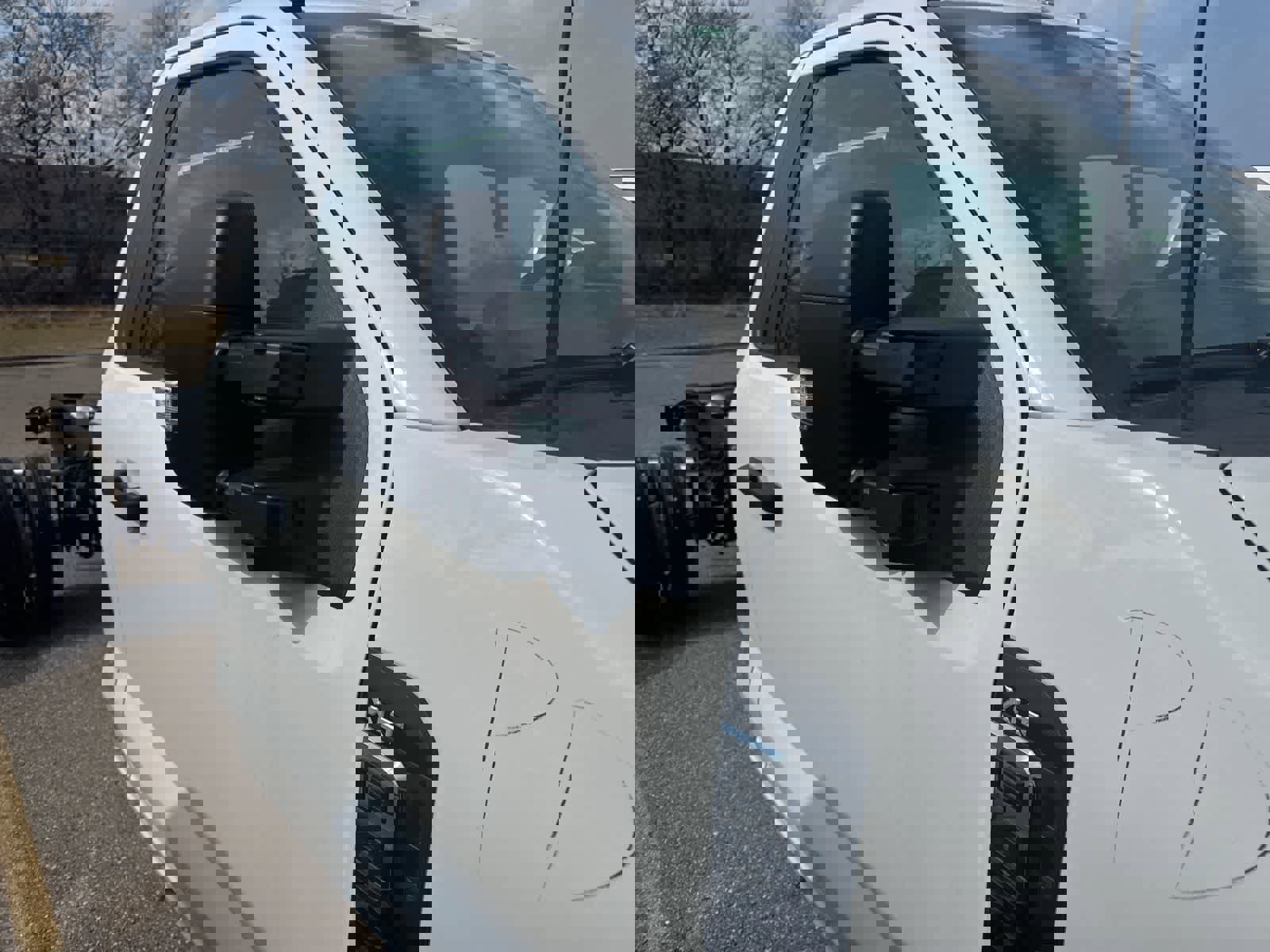 New 2023 Ford F450 XLT w/ XLT Value Package image 14