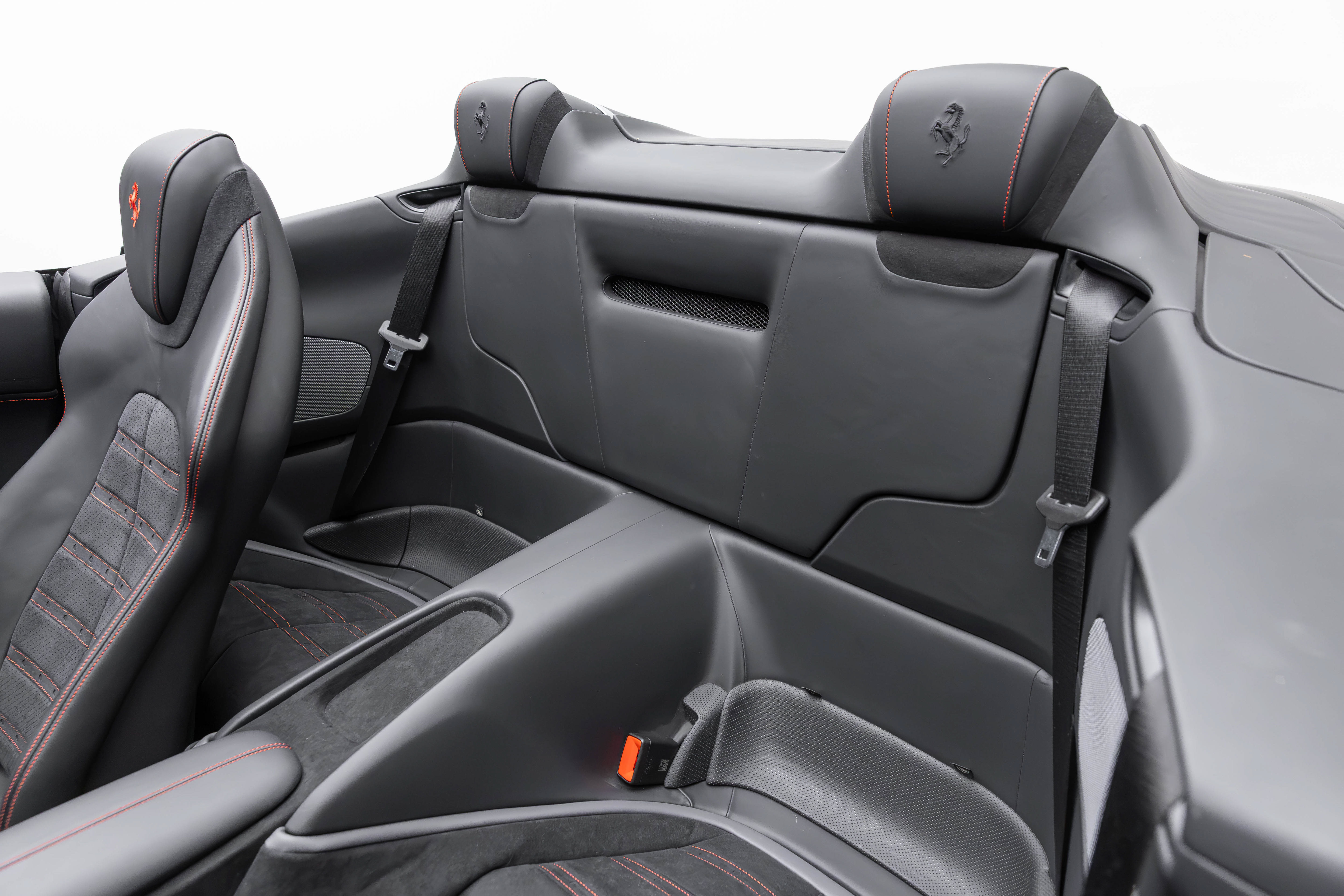 Certified 2025 Ferrari Roma Spider RWD image 57