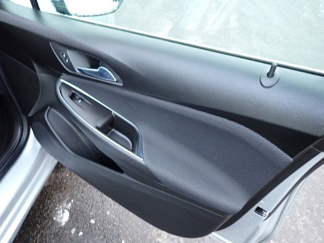 Used 2017 Chevrolet Cruze LT w/ Convenience Package image 15