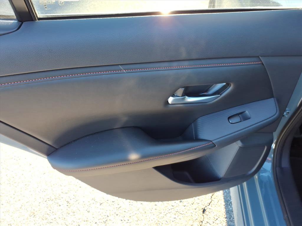 Used 2024 Nissan Sentra SR w/ SR Premium Package image 21