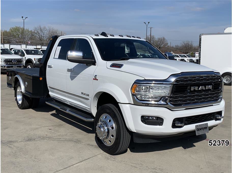 Used 2022 RAM 5500 4x4 Crew Cab image 3