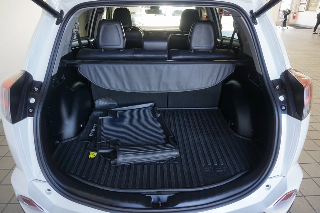 Certified 2018 Toyota RAV4 Limited image 20