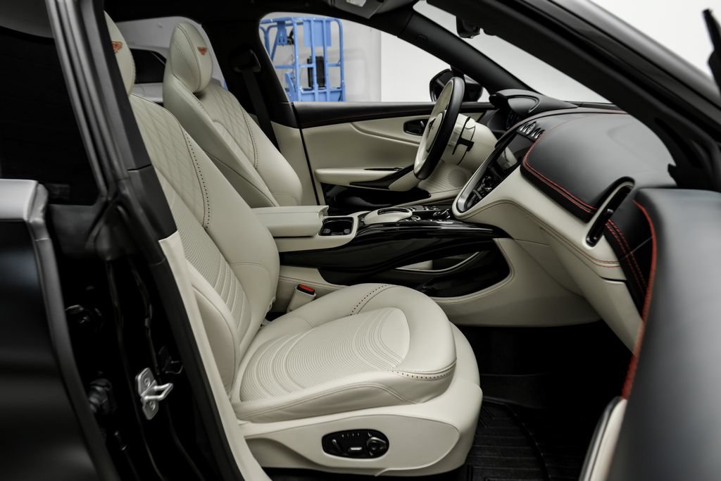 Used 2023 Aston Martin DBX 707 AWD/4WD image 37