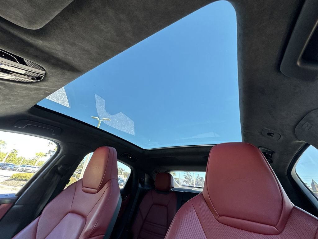 Used 2021 Porsche Cayenne Turbo image 26