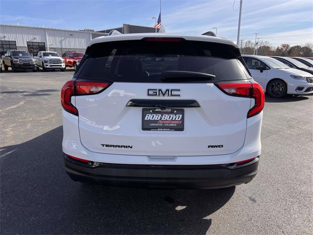 Used 2021 GMC Terrain SLT w/ Elevation Edition image 6