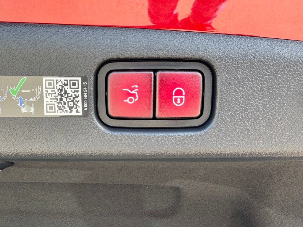 Used 2024 Mercedes-Benz E 350 4MATIC Sedan image 11