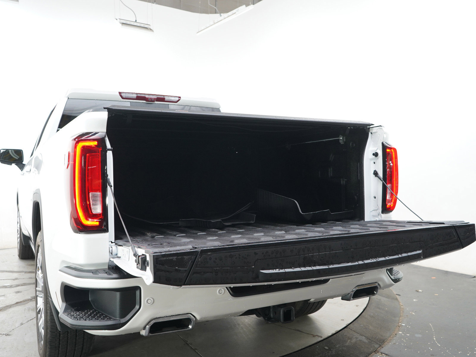 Used 2023 GMC Sierra 1500 Denali w/ Denali Reserve Package AWD/4WD image 18