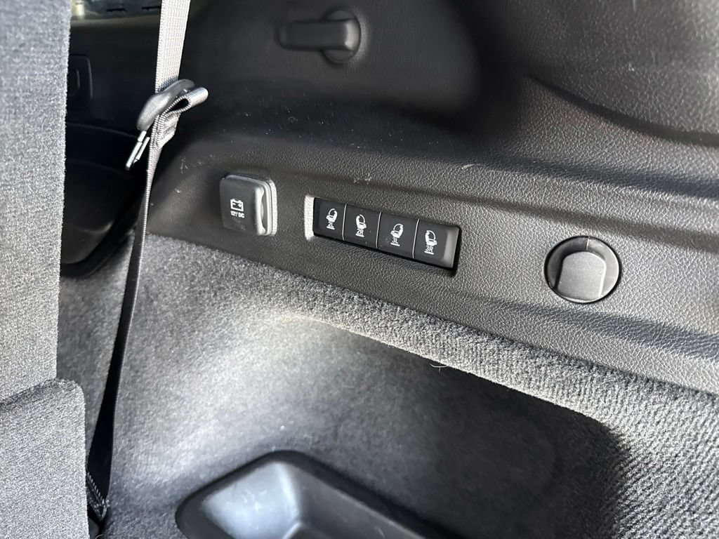 Used 2024 Jeep Grand Cherokee L Overland w/ Advanced Protech Group III AWD/4WD image 14