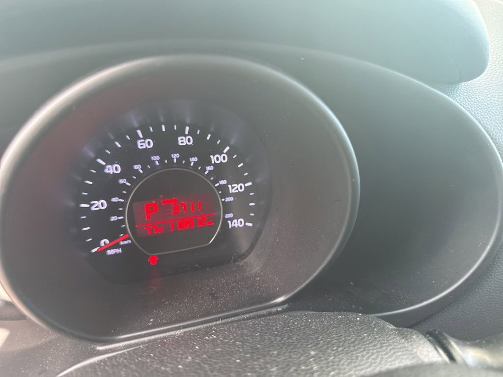 Used 2016 Kia Soul + image 4