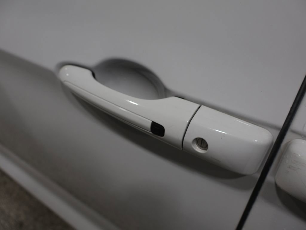 Certified 2024 Chrysler Pacifica Select image 11