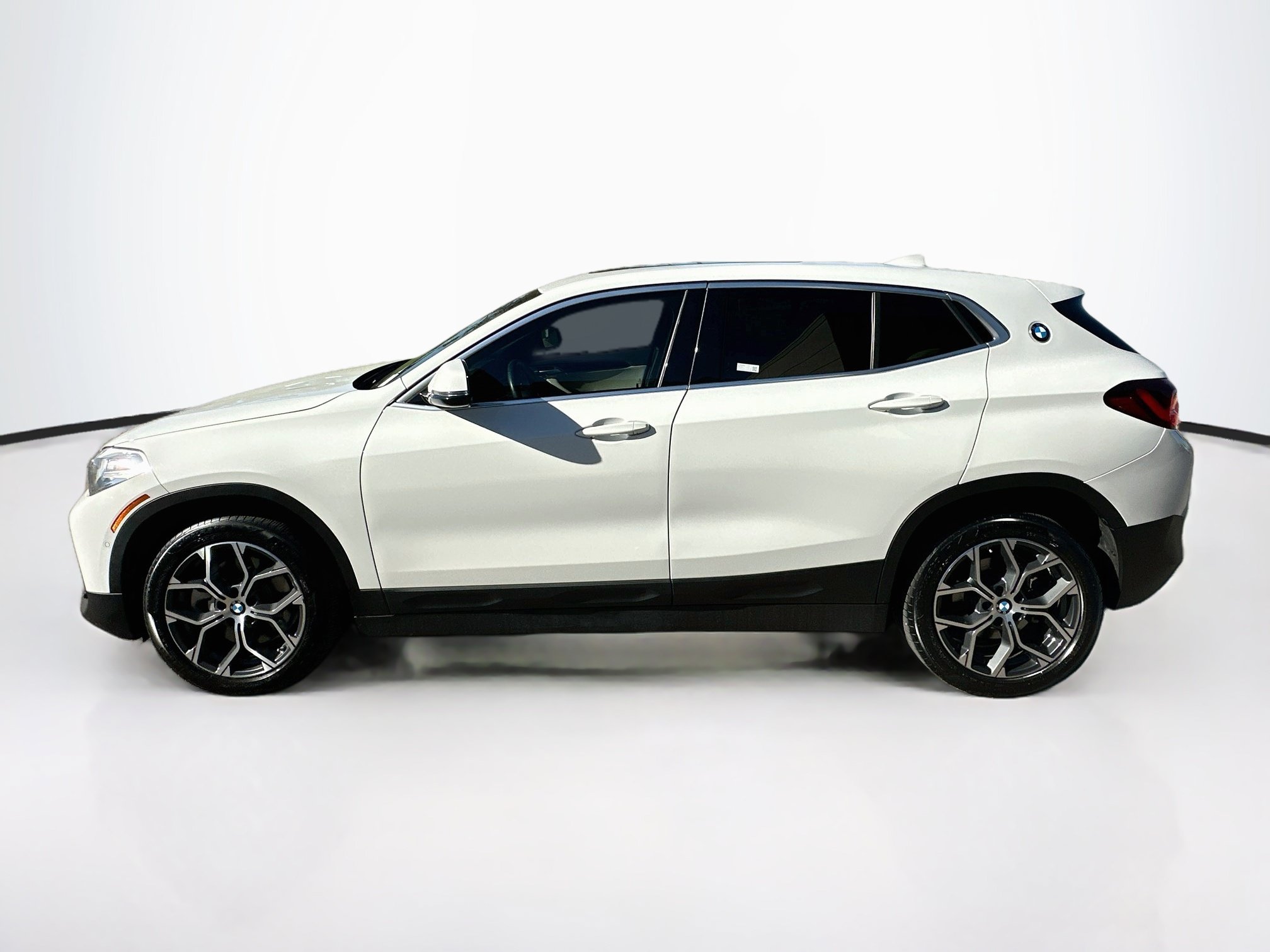 Used 2023 BMW X2 xDrive28i w/ Convenience Package AWD/4WD image 4