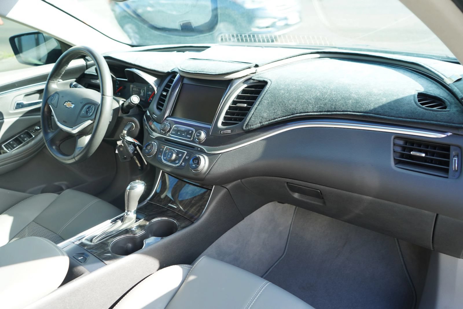 Used 2015 Chevrolet Impala LT w/ Convenience Package FWD image 19