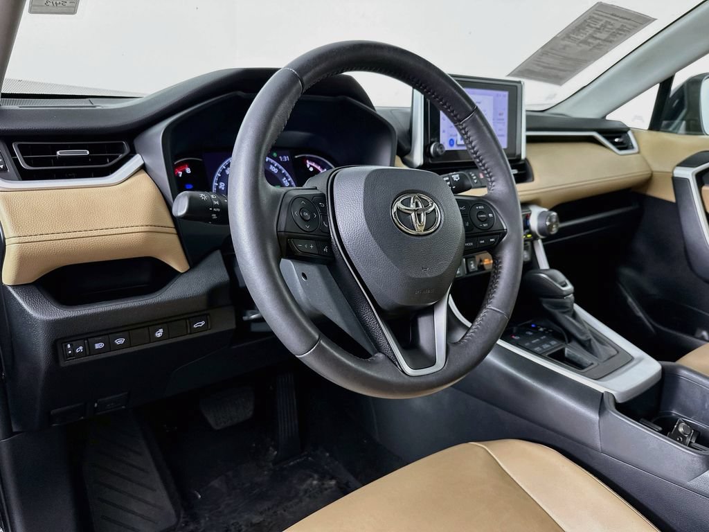 Used 2023 Toyota RAV4 XLE Premium AWD/4WD image 10