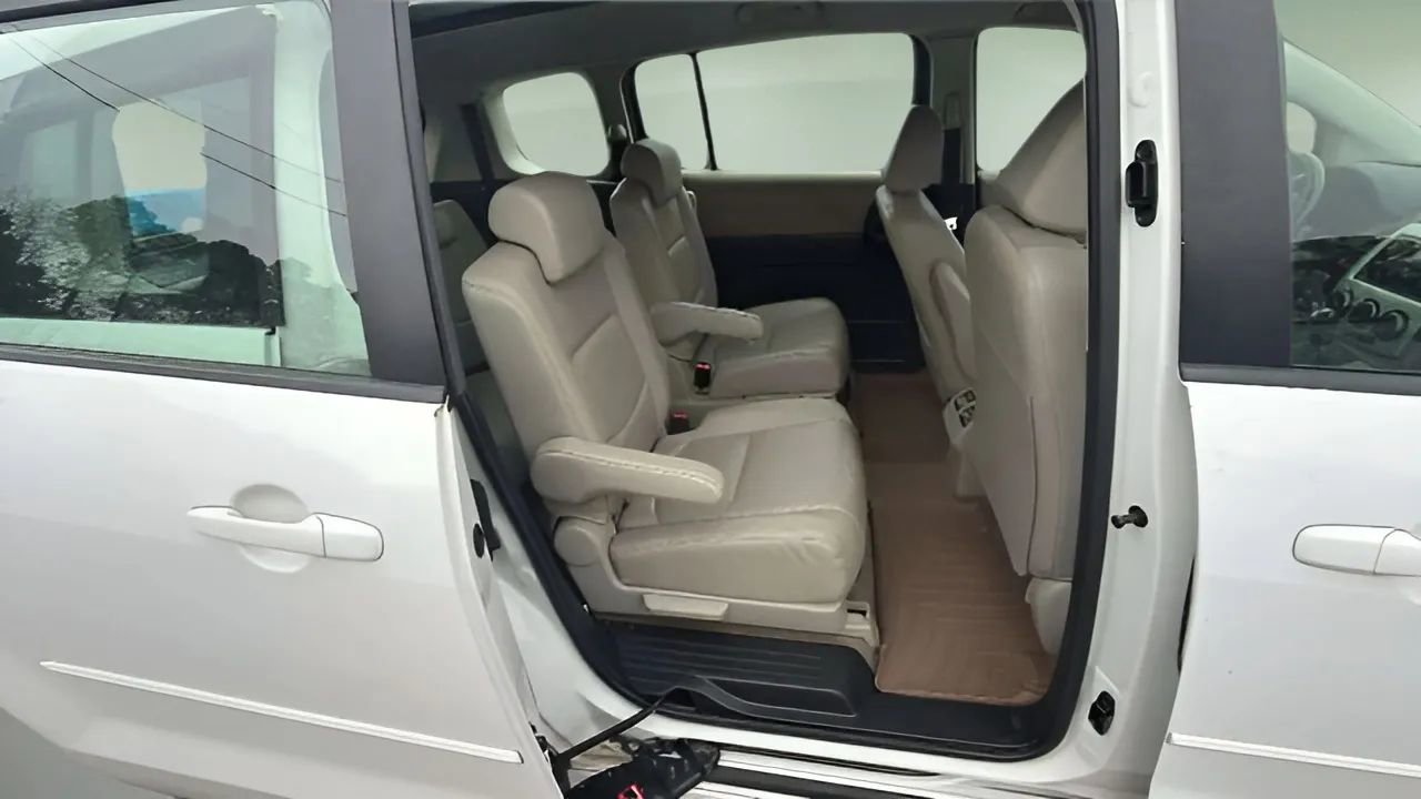 Used 2009 MAZDA MAZDA5 Grand Touring image 28