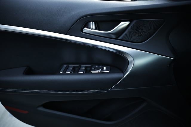 Certified 2025 Genesis G70 2.5T image 14