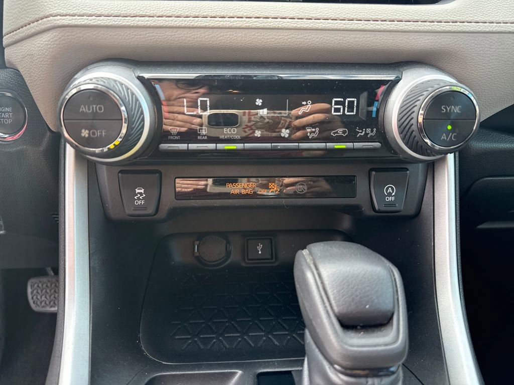 Used 2021 Toyota RAV4 XLE image 20