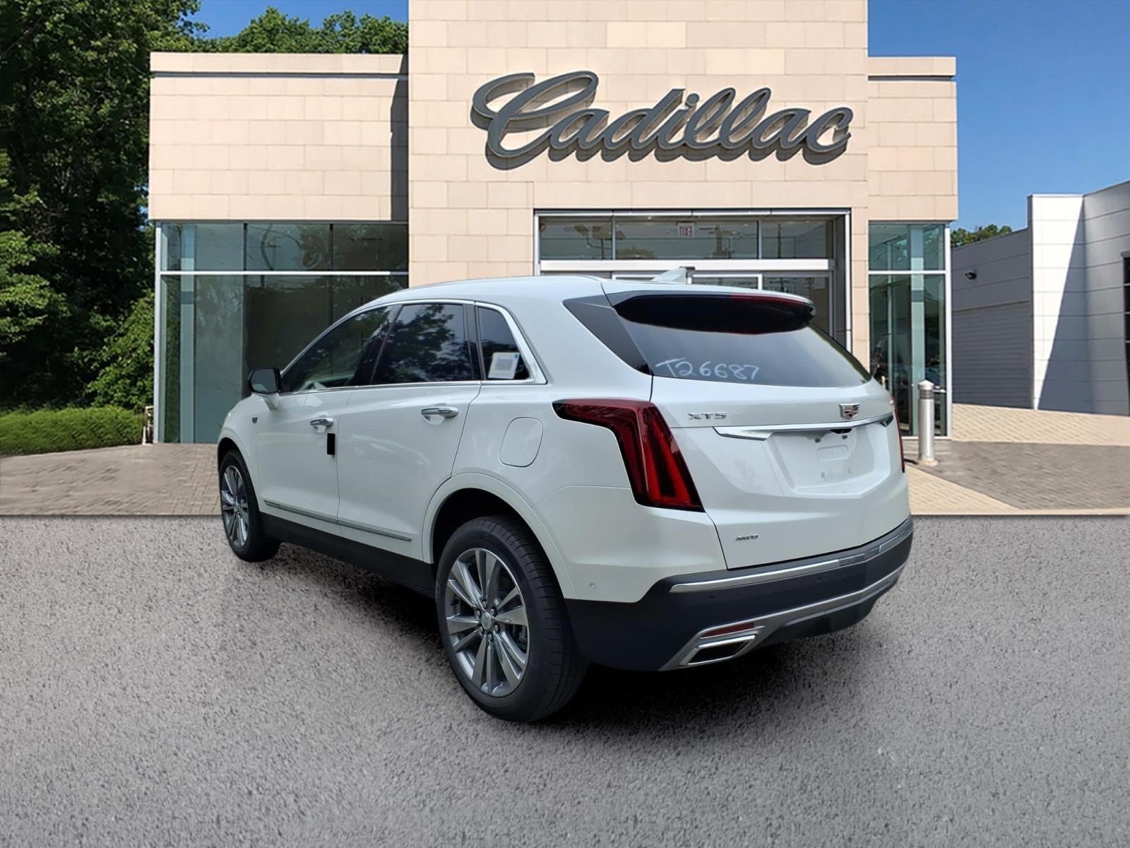 New 2026 Cadillac XT5 Premium Luxury w/ Driver Assist Package AWD/4WD image 3