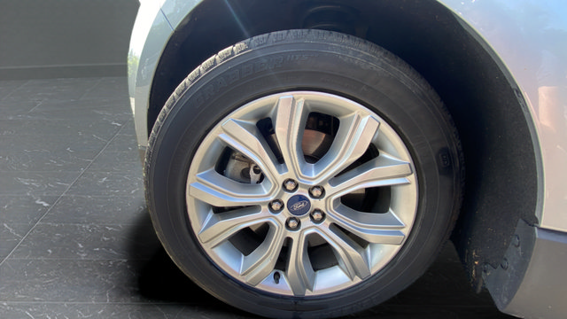 Used 2020 Ford Edge Titanium AWD/4WD image 28