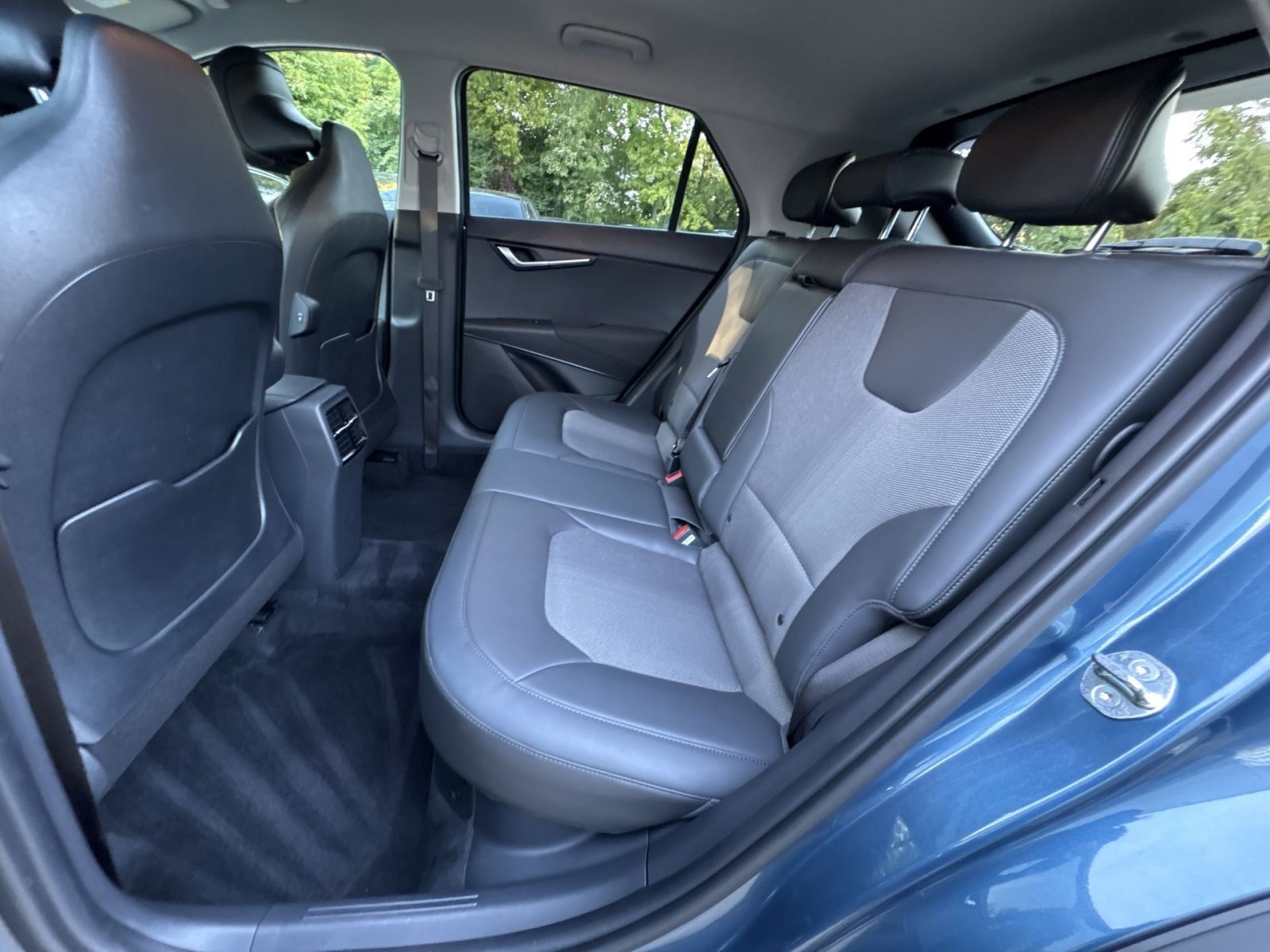 Used 2025 Kia Niro EX FWD image 33