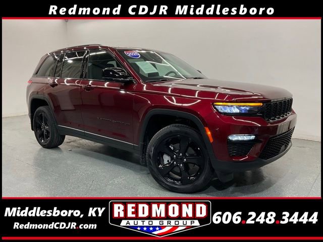 Used 2025 Jeep Grand Cherokee Limited w/ Black Appearance Package AWD/4WD image 1