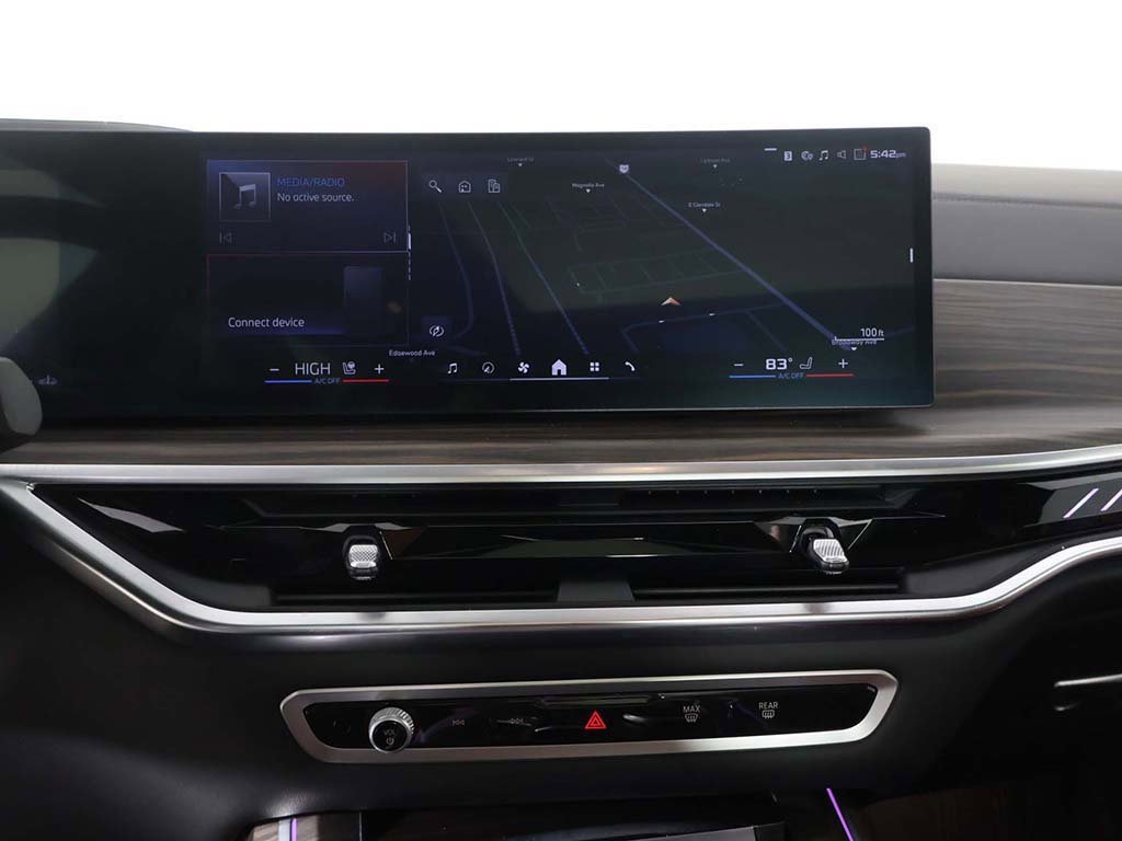 Used 2024 BMW X7 M60i image 50